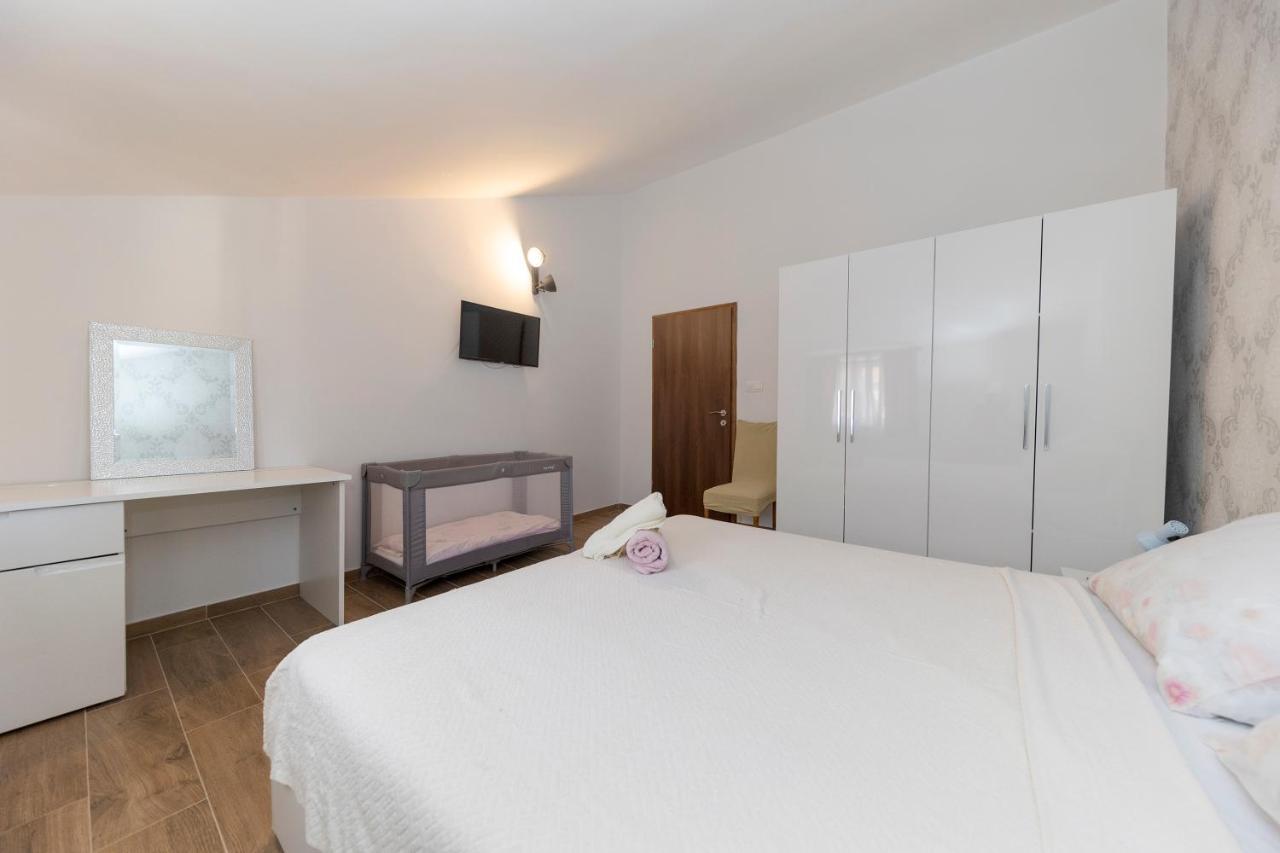 Apartman Lana Biograd Na Moru Extérieur photo